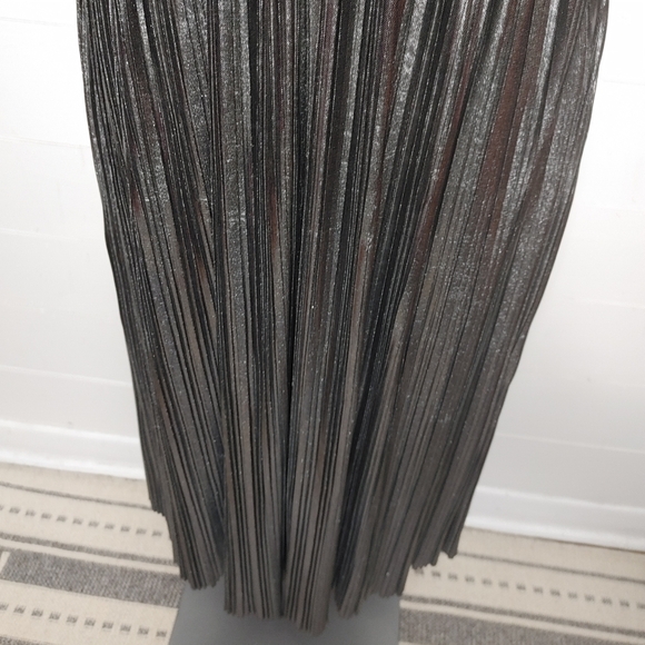 Rebecca Minkoff Briella Metallic Silver Pleated Midi Dress Size 2 - Picture 5 of 16